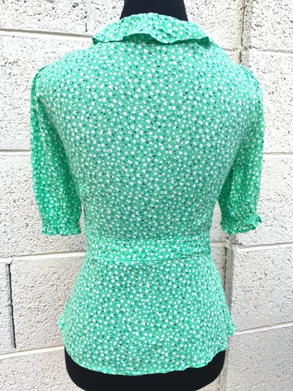 Green Floral Wrap Top Cottagecore Prairie Trad Wife Blouse Ruffle Trim Small GUC